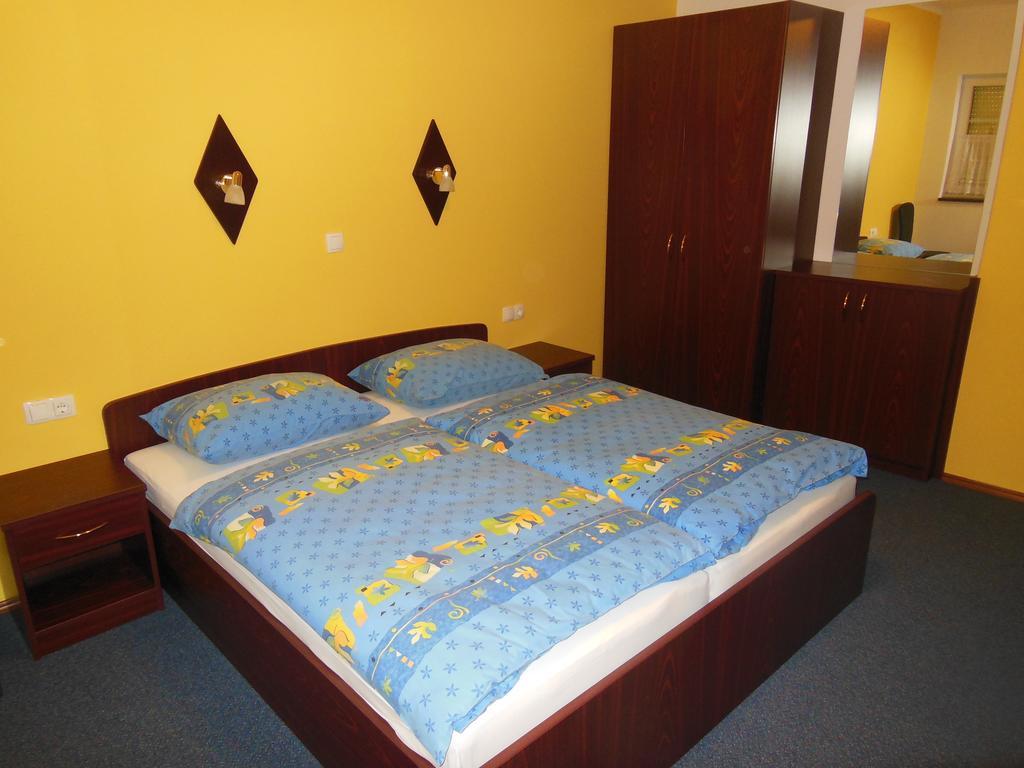 Hotel Pri Belokranjcu Ново-Место Номер фото
