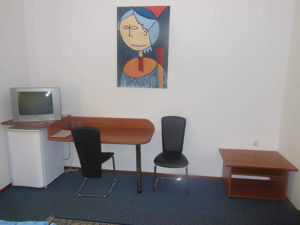Hotel Pri Belokranjcu Ново-Место Номер фото