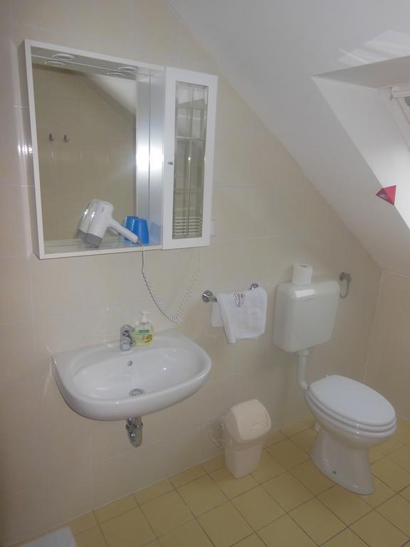 Hotel Pri Belokranjcu Ново-Место Номер фото