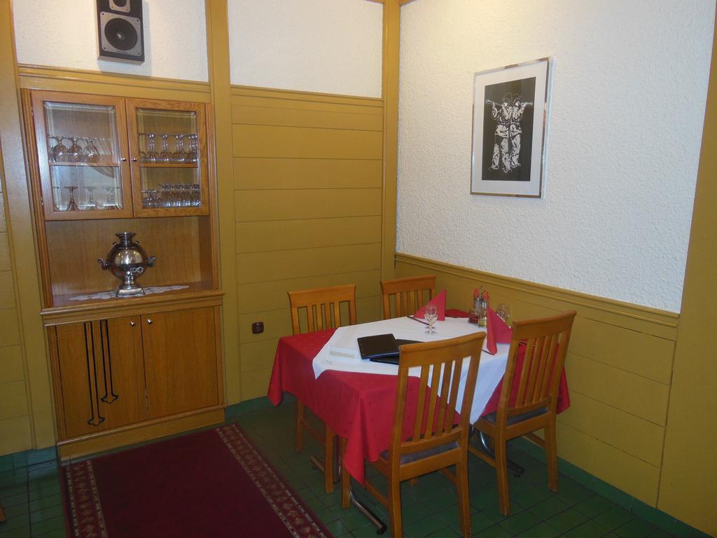 Hotel Pri Belokranjcu Ново-Место Экстерьер фото