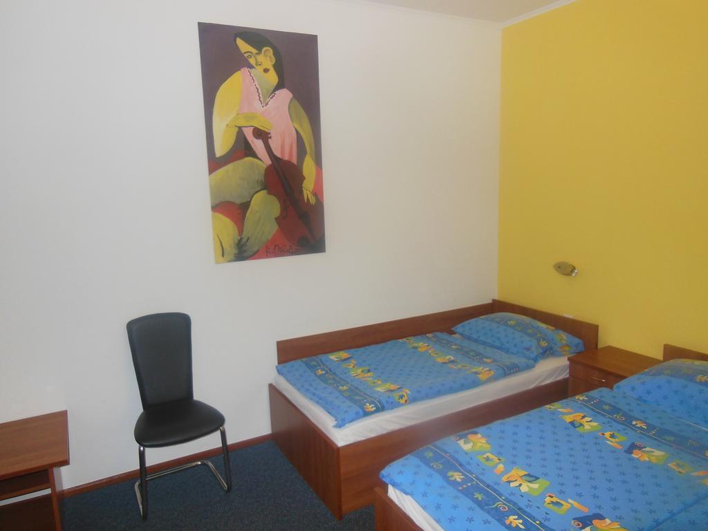 Hotel Pri Belokranjcu Ново-Место Номер фото