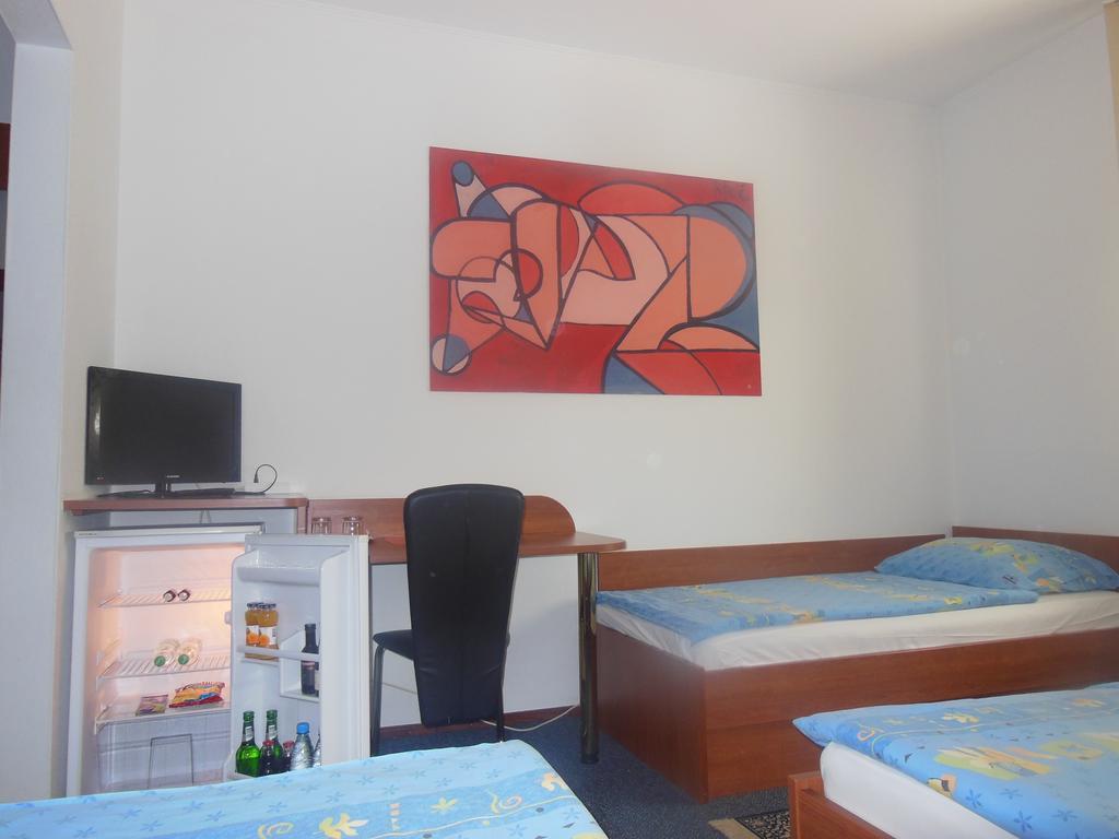 Hotel Pri Belokranjcu Ново-Место Номер фото